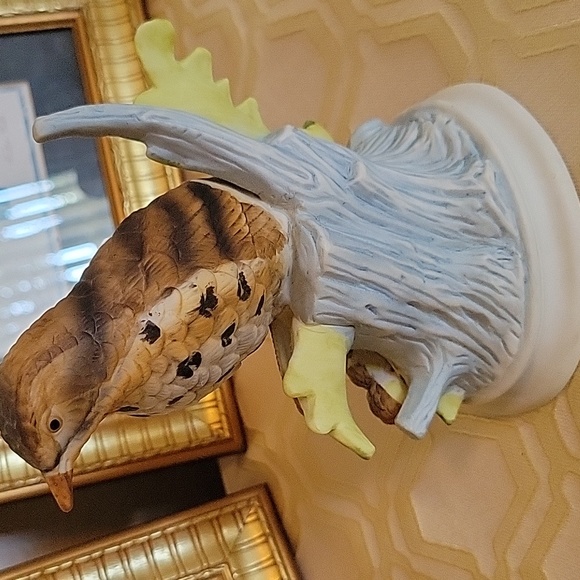 Vintage Ceramic Wood Thrush On Green Acorn Branch With White Base - Picture 5 of 8